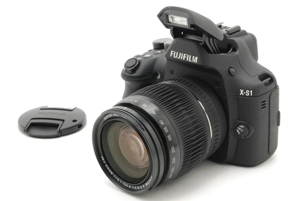 "Near MINT" Fujifilm X-S1 12.0MP Digital Camera Black 6.1-158.6mm F2.8-5.6 Lens - Image 3 of 4