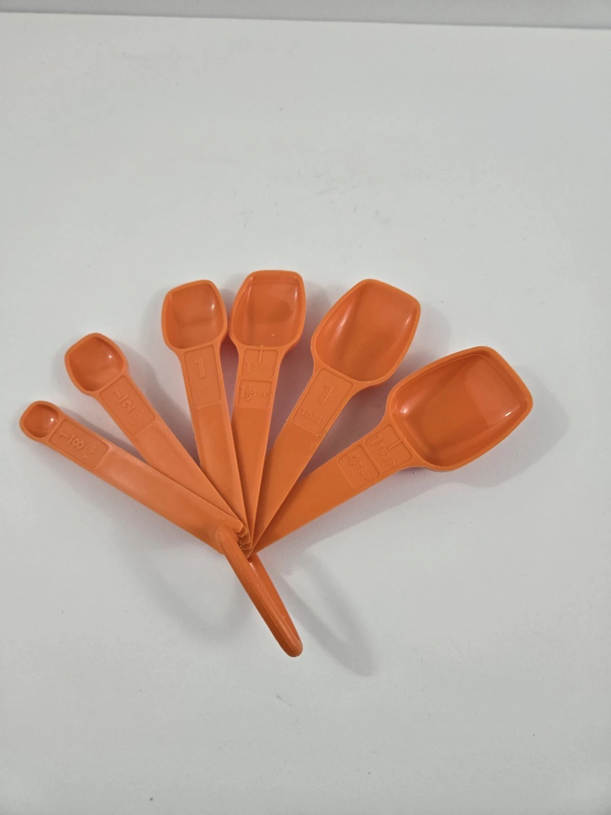 Vintage Tupperware 7pc Measuring Spoons Set Harvest Orange Nesting w/D Ring
