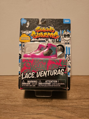 LACE VENTURAS Subway Surfers MINI FRESH KICKS Backpack Clip Keychain Shoes NEW