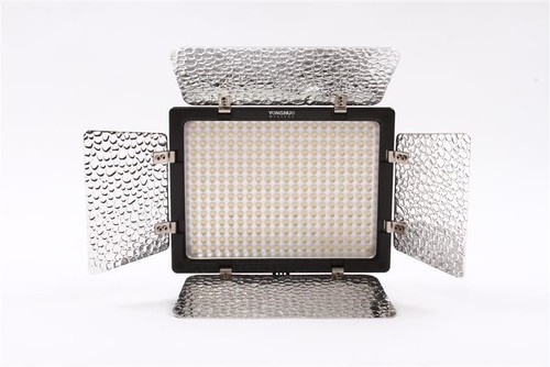 Luz de video LED Pro Yongnuo YN300 III usada - Imagen 2 de 3