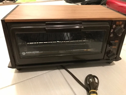 Vintage Black & Decker Spacemaker TR210A8652 Toast-R-Oven Toaster Oven