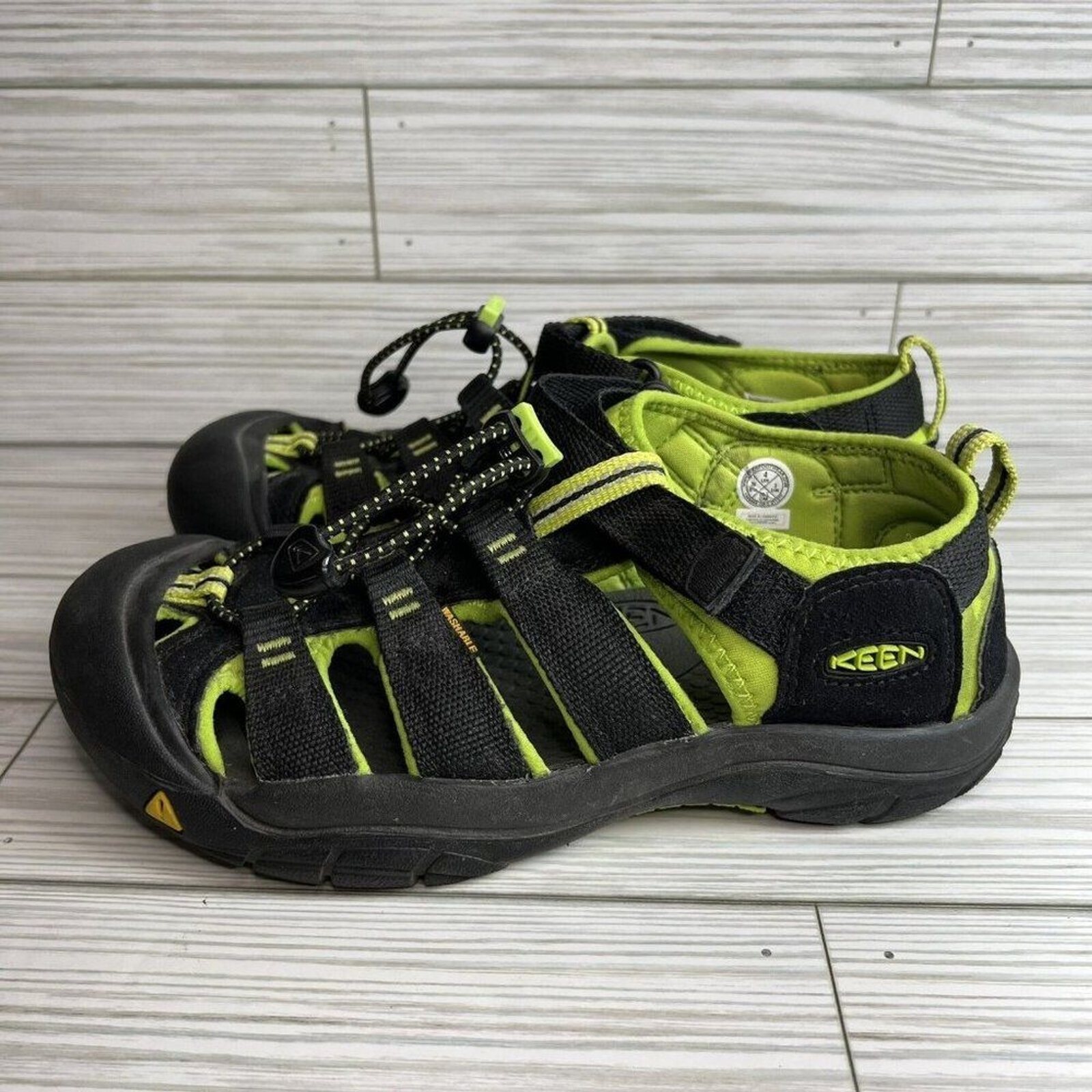 KEEN Newport H2 sandali da trekking acqua scarpe unisex giovani taglia 4 nero verde usati in ottime condizioni!