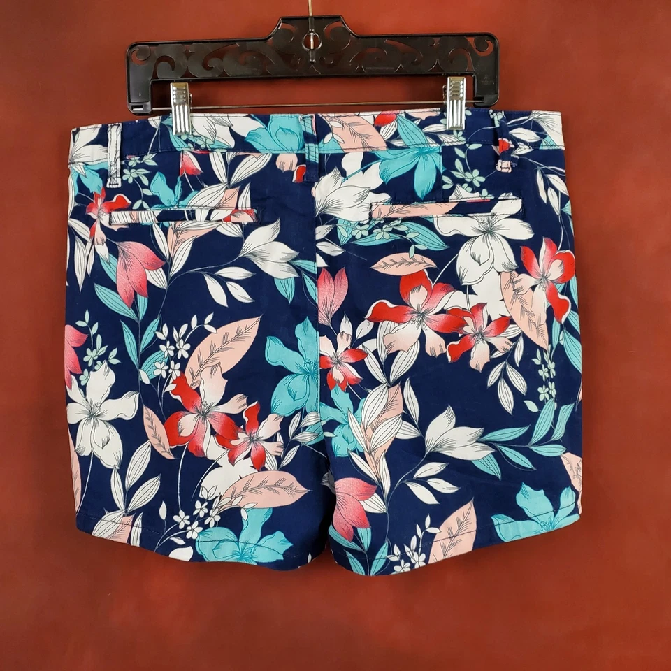 Женские шорты St. John's Bay 5 дюймов размер 16 эластичные темно-синий цветочный узор с карманами - Изображение 3 из 4