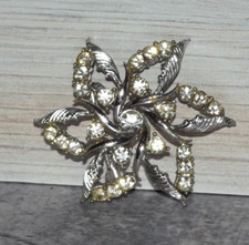 Vintage clear rhinestone star Leaf Flower silver tone metal Pin Brooch B119