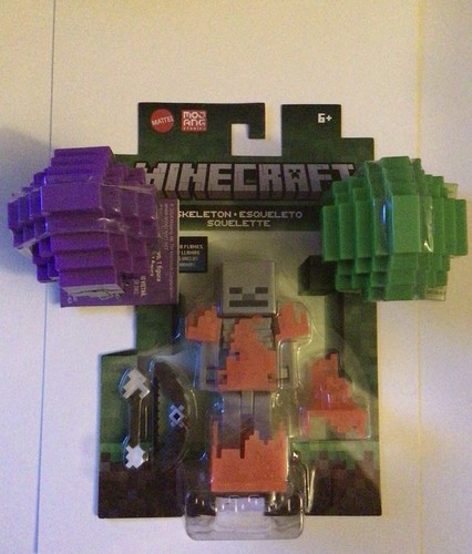 🔥2024 Minecraft Skeleton with Flames Figure 🔥- Plus 2 Mini Mode Spawn Eggs🥚