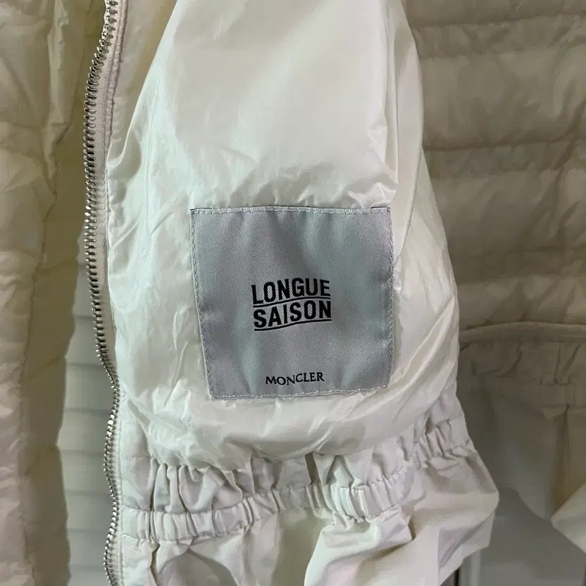 Moncler Lace 2-Way Padded Coat - 8.5/10 thumbnail 9