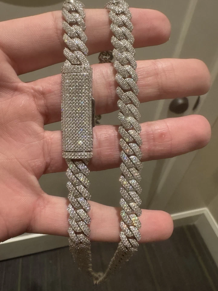 "Cadena de eslabones cubanos de moissanita helada de 10 mm sólida de plata de ley .925 22""/18,50 ctw" Foto 4 de 4