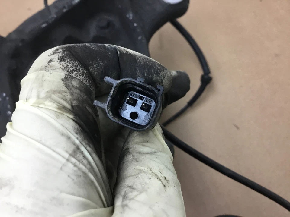 Cubo dianteiro esquerdo do eixo do driver GMC Acadia 2007 - 2016 :O - Imagem 3 de 4