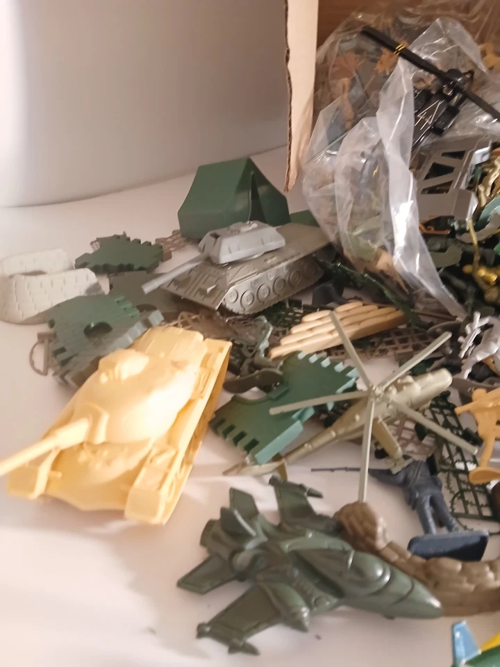 Lote de 6,5 lb de hombres militares del ejército, vehículos aviones, tanques, jeeps, aviones, tiendas de campaña + Foto 2 de 4