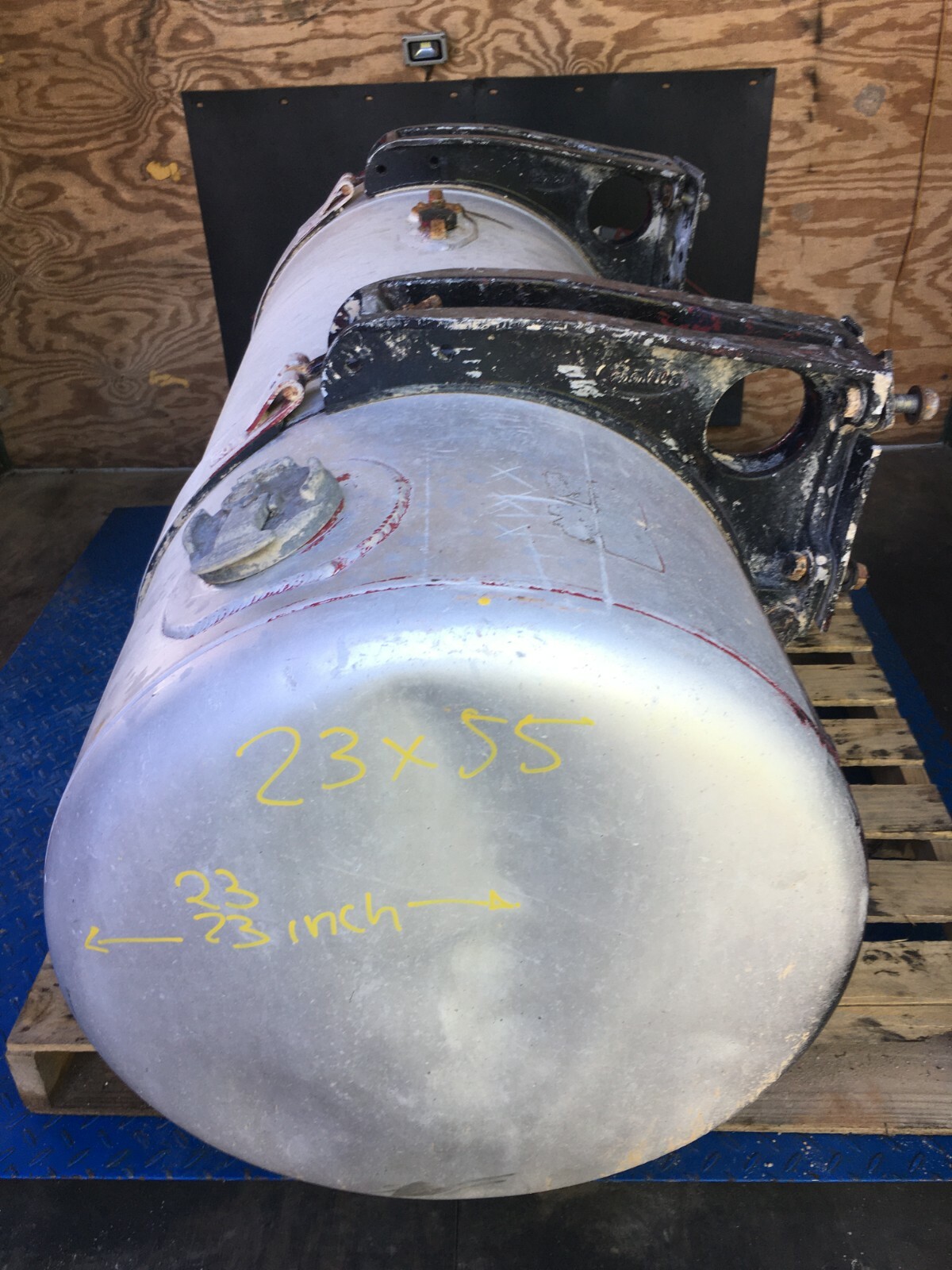 2011 MACK GU713 / 10.8L L6 DIESEL ENGINE FUEL TANK DRIVER SIDE 100