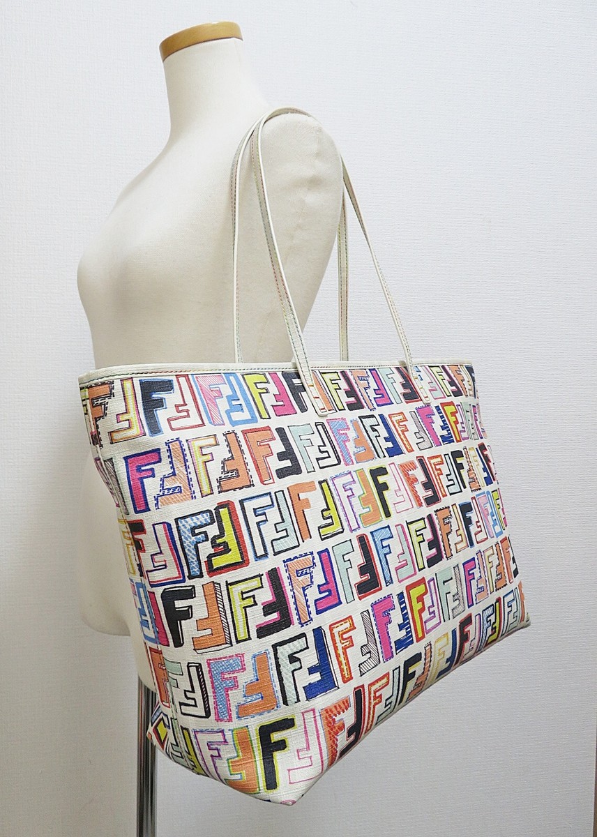 Fendi ロゴデザイン バッグ Fendi Vitello King Plexiglass Logo Embossed Mini By The Way Top