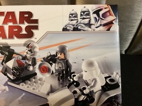 Lego Star Wars Snowtrooper Battle Pack 8084 AT-AT Driver Imperial Officer 2010