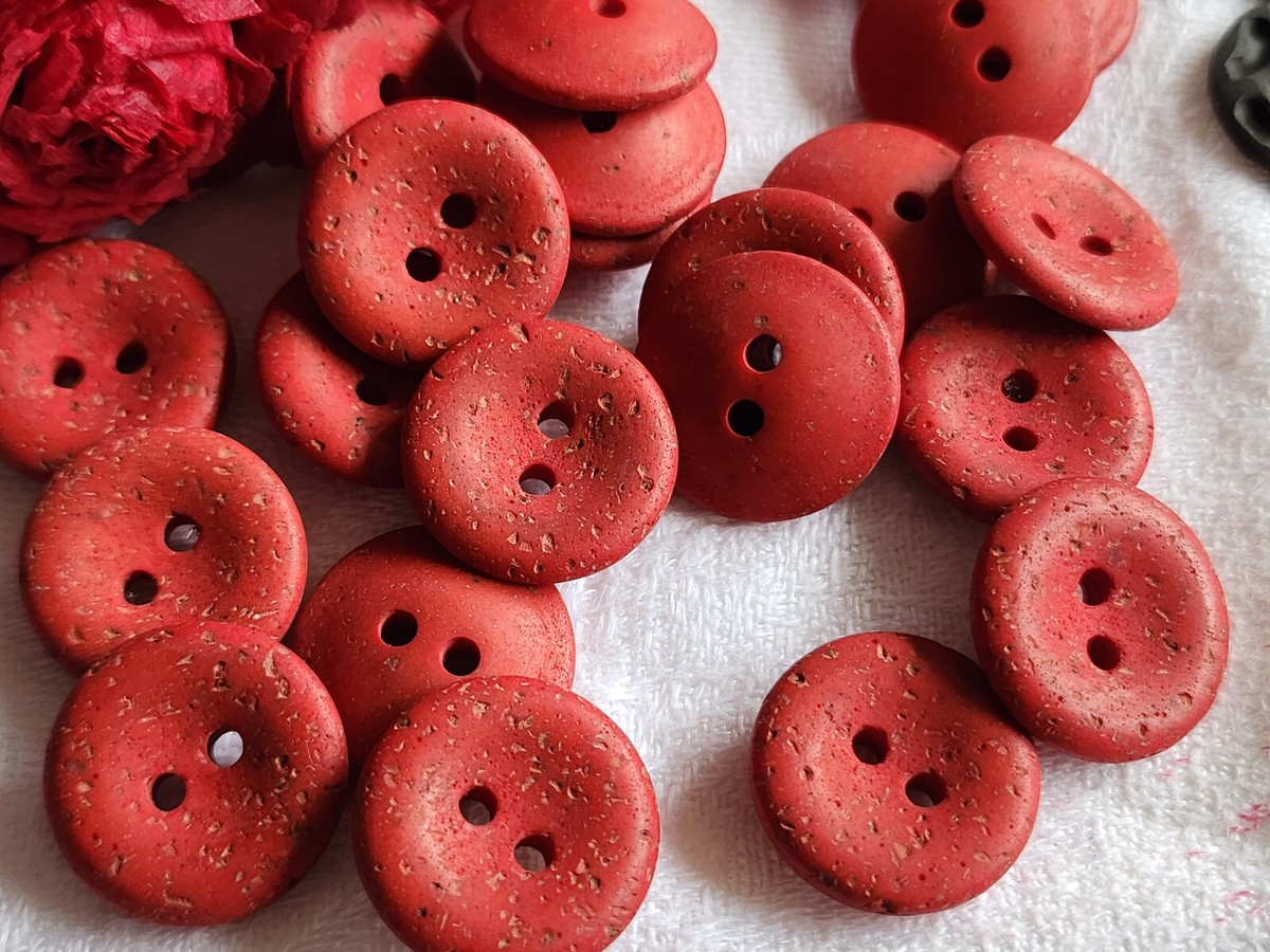 Lot De 5 Boutons Vintage épais Rouge - Diamètre 21 Mm, Travaillés, Référence 2685