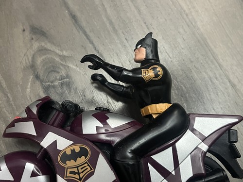 VTG Batman Burgundy Silver Batcycle Motorcycle Figure VTG 1992 DC Comics Kenner - Picture 4 of 14