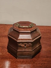 Colonial Williamsburg Restoration Mahogany Tea Caddy Virginia Metalcrafters