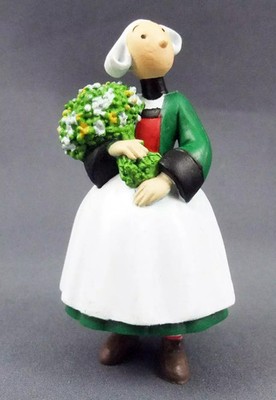 Bécassine - Plastoy PVC Figur - Bécassine mit Blumenstrauß