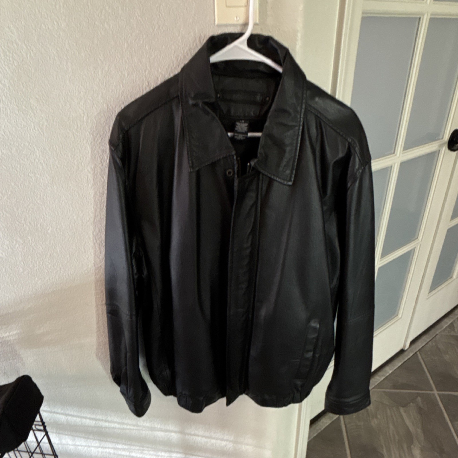 Covington Men’s Genuine Leather Black Jacket Butt… - image 1