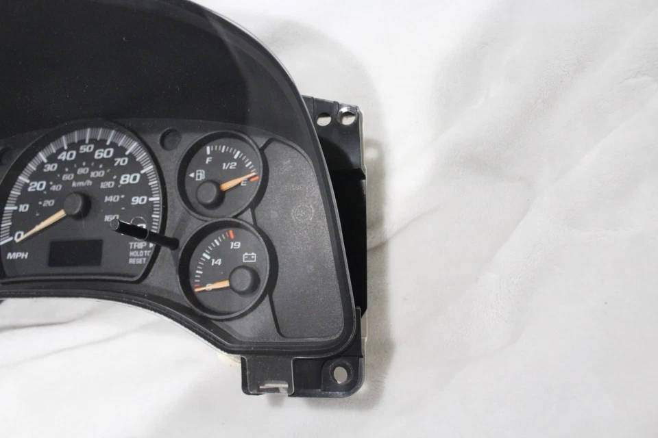 03-07 Chevy EXPRESS Gmc SAVANA DASH Cuadro de instrumentos INDICADORES Velocímetro FABP Foto 3 de 4