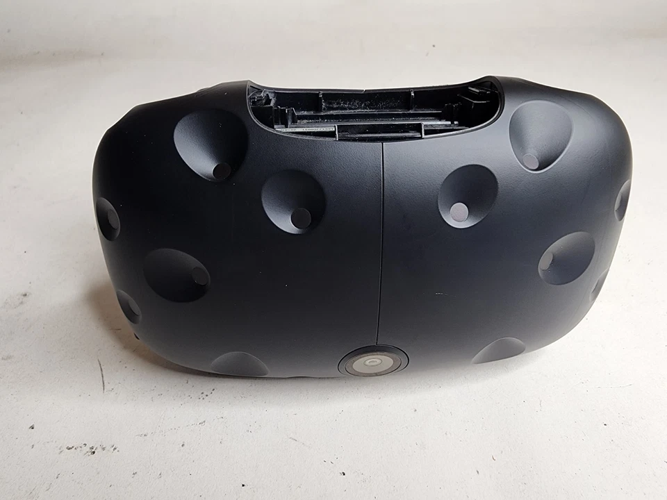 HTC Vive VR Virtual Reality Headset [OPJT100] for PARTS/REPAIR *TURNS ON* - Image 2 of 4