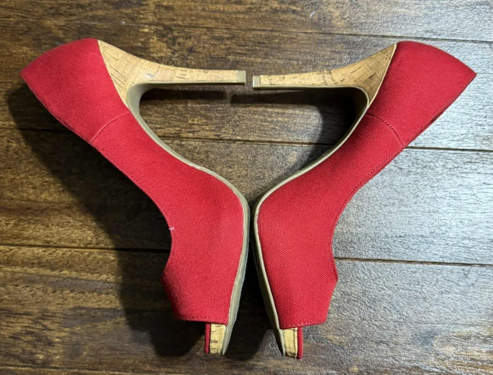 Christian Siriano for Payless Solid Print Peep Toe Red Heels Pumps Size 7.5 - Image 3 of 4