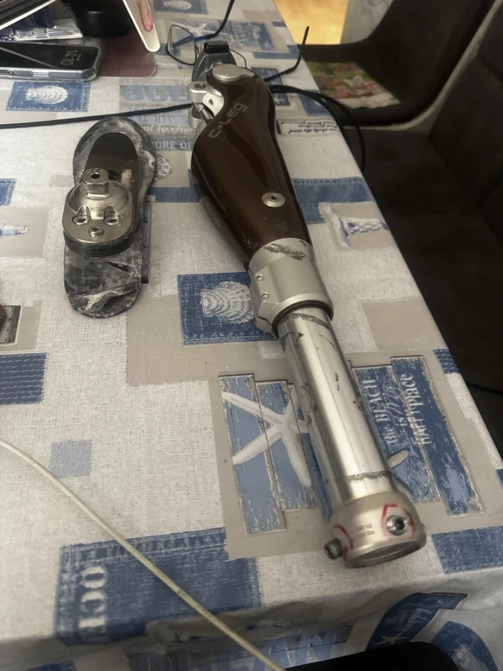 Otto Bock C-Leg 3C98-2 Beinprothese, Kniegelenk SN2014 44069  - Bild 2 von 2