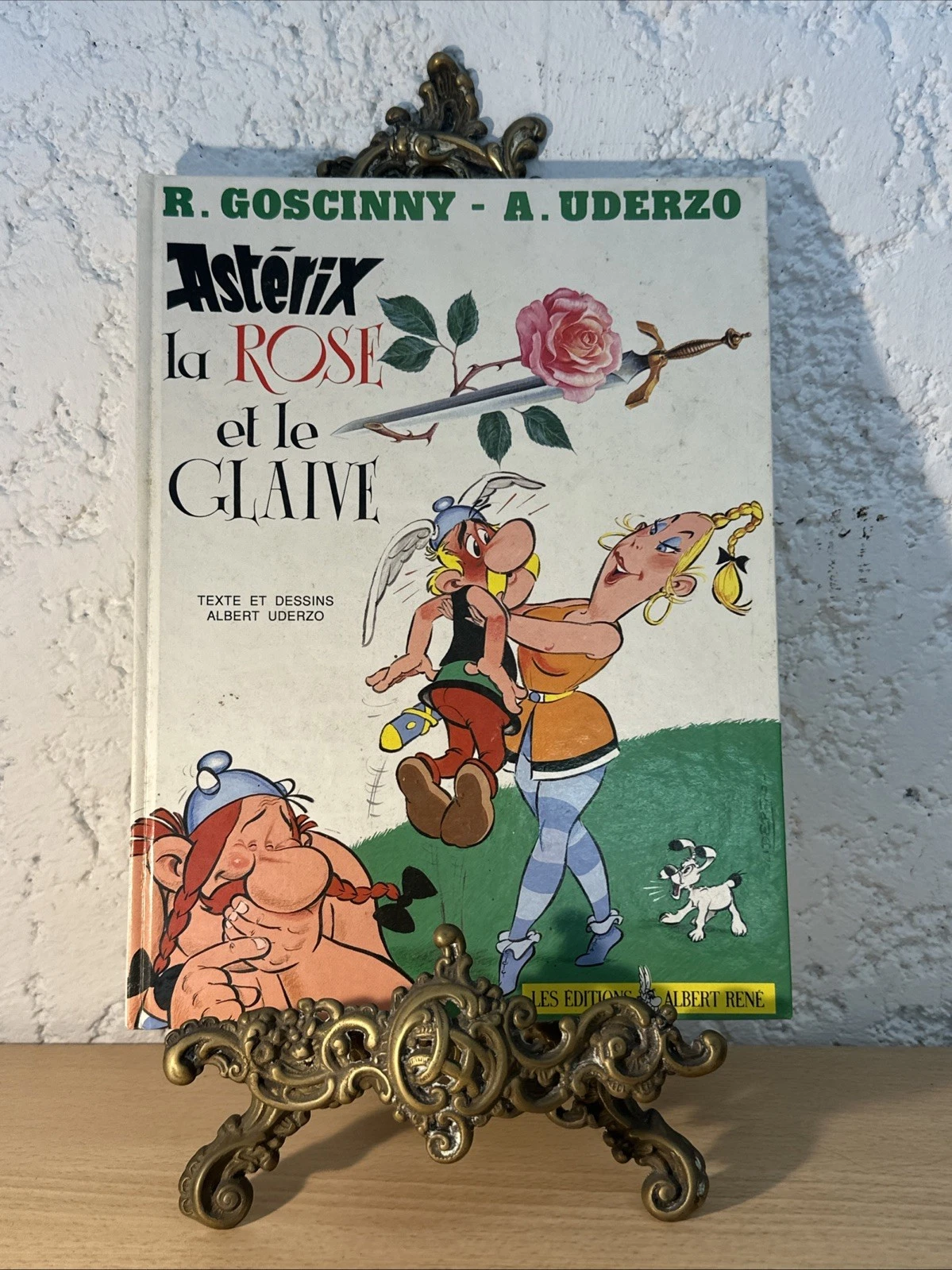 Bd Astérix La Rose Et Le Glaive Les Éditions De Albert René Uderzo Signée Par ?