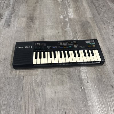 Casio SK-1 32-Key Sampling Keyboard Tested Working Vintage 8-Bit Synthesizer