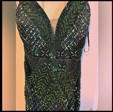 Beautiful emerald green beaded gown, gala, wedding guest, black tie. Size US 2
