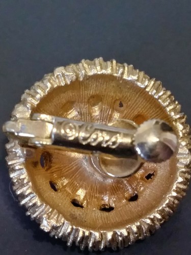 Pendientes de clip vintage CORO con textura tono dorado cúpula/botón para mujer ~ Pat.280950 - Imagen 8 de 9