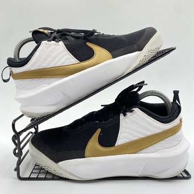 Nike Team Hustle D 10 schwarz weiß gold Turnschuhe Gr. UK 4,5 Damen Fitnessstudio CW6735-002