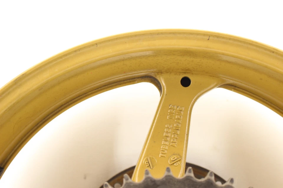 Honda CBR600RR 2006 OEM llanta trasera recta  Foto 4 de 4