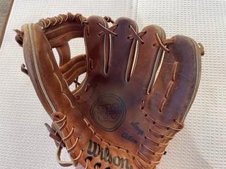 Wilson “The A2000 inf”Baseball Glove 11.5 Right Handed