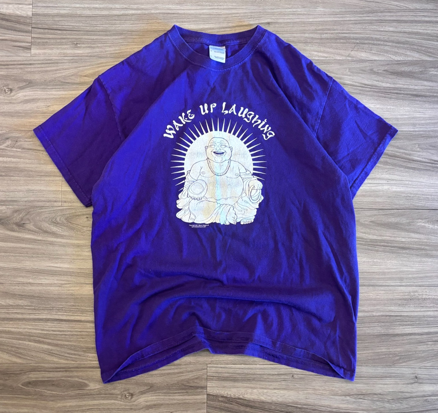 2011 / Vintage Earth Wisdom “Wake Up Laughing” Buddha Purple Graphic Tee Large