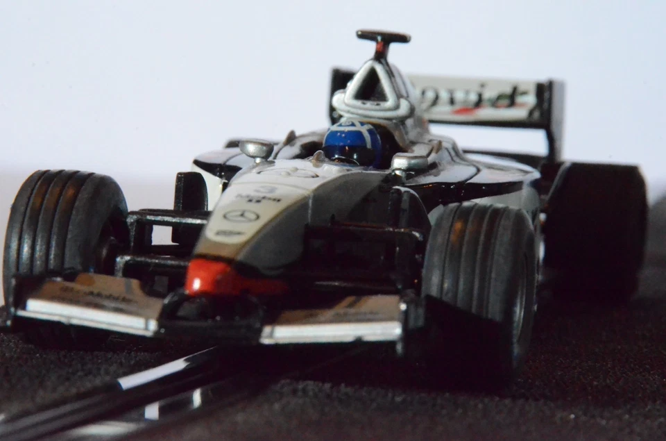 CARRERA Evolution 1:32 McLaren Mercedes F1 David Coulthard - Bild 3 von 4