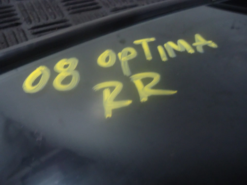 Kia Optima LX 2008 sedán 2,4 L puerta trasera derecha ventilación vidrio Foto 2 de 4