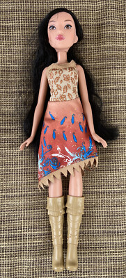 2015 Hasbro Disney Princess Pocahontas Royal Shimmer Fashion Doll