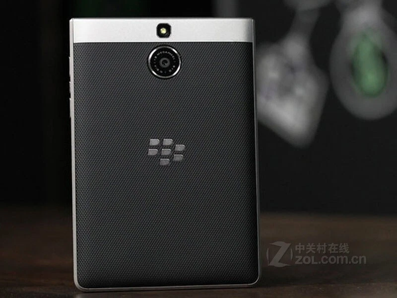 Unlocked BlackBerry Passport Silver Edition Q30 SQW100-4 13MP Original Cellphone - Image 3 of 4