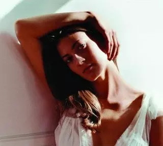 Tous Les Nus Me Plaisent, Julie D'Aime