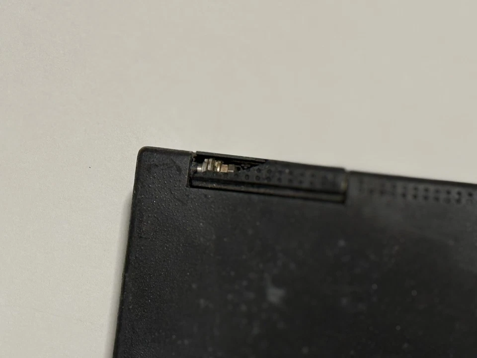 Vintage IBM ThinkPad T20 2647 Intel Pentium III 700MHz 128MB RAM 20GB HDD READ - Image 4 of 4