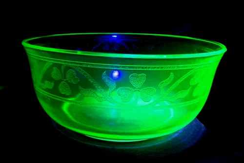 Rare Green Uranium Vaseline Hazel Atlas Cloverleaf Cereal Bowl 5" x 1 3/4"