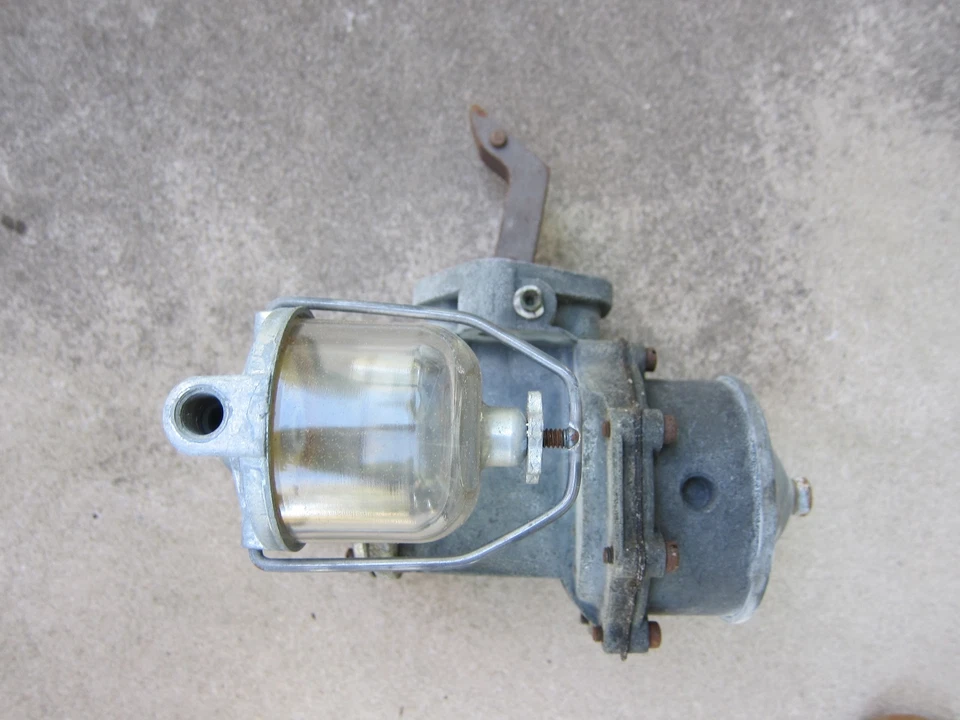 Bomba de combustible Studebaker AIRTEX 1950 reconstruida nueva de stock doble acción # 9496 Foto 3 de 4