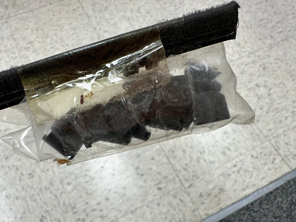 Morris Minor 1000 Door Weather Strips Felt Qty4 with Clips NEW! - Image 2 of 3