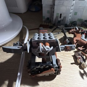 LEGO LOTR Helm's Deep +2 uruk hai battle sets