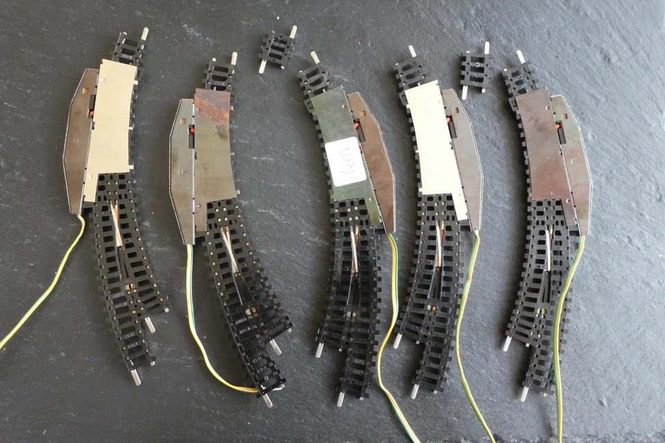 3x Minitrix Bow Turnout 14966 and 2x 14967 Electric - Image 2 of 2