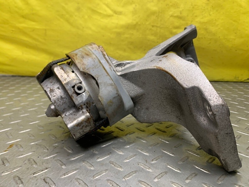 05 06 07 08 09 10 11 12 Bentley Continental Spur Right Engine Mount Bracket OEM