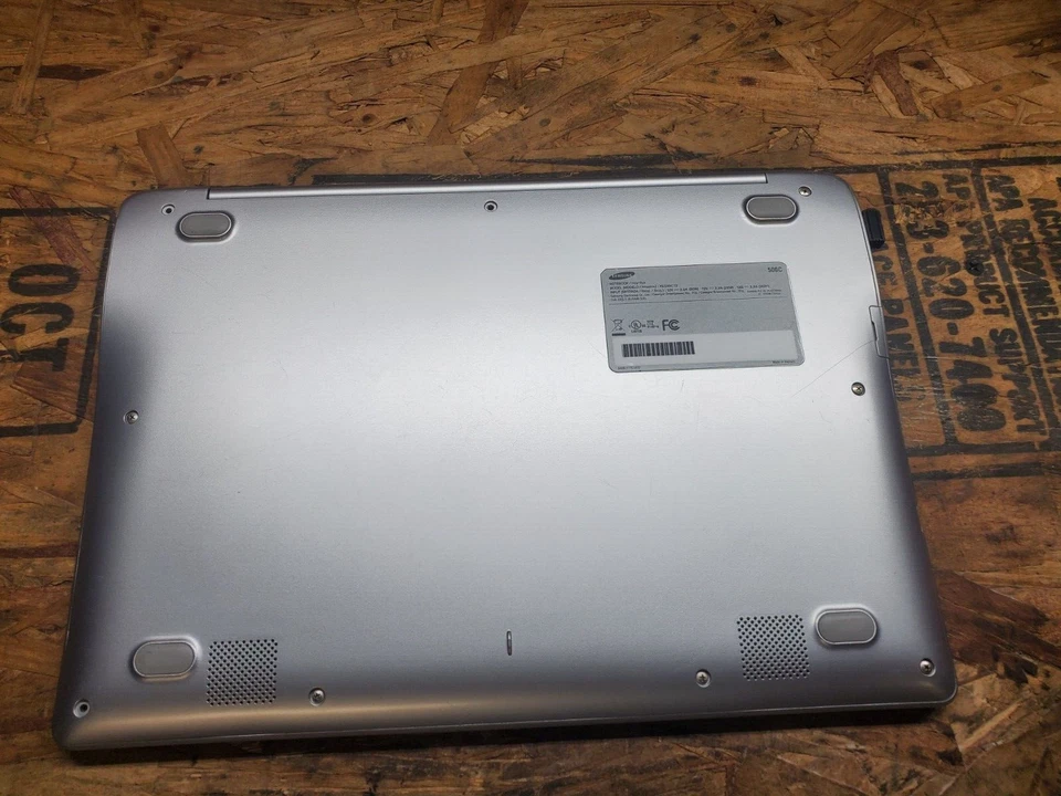 SAMSUNG CHROMEBOOK 2 11.6 HD CELERON N2840 4GB 16GB SSD XE500C12-K01US - Imagem 4 de 4