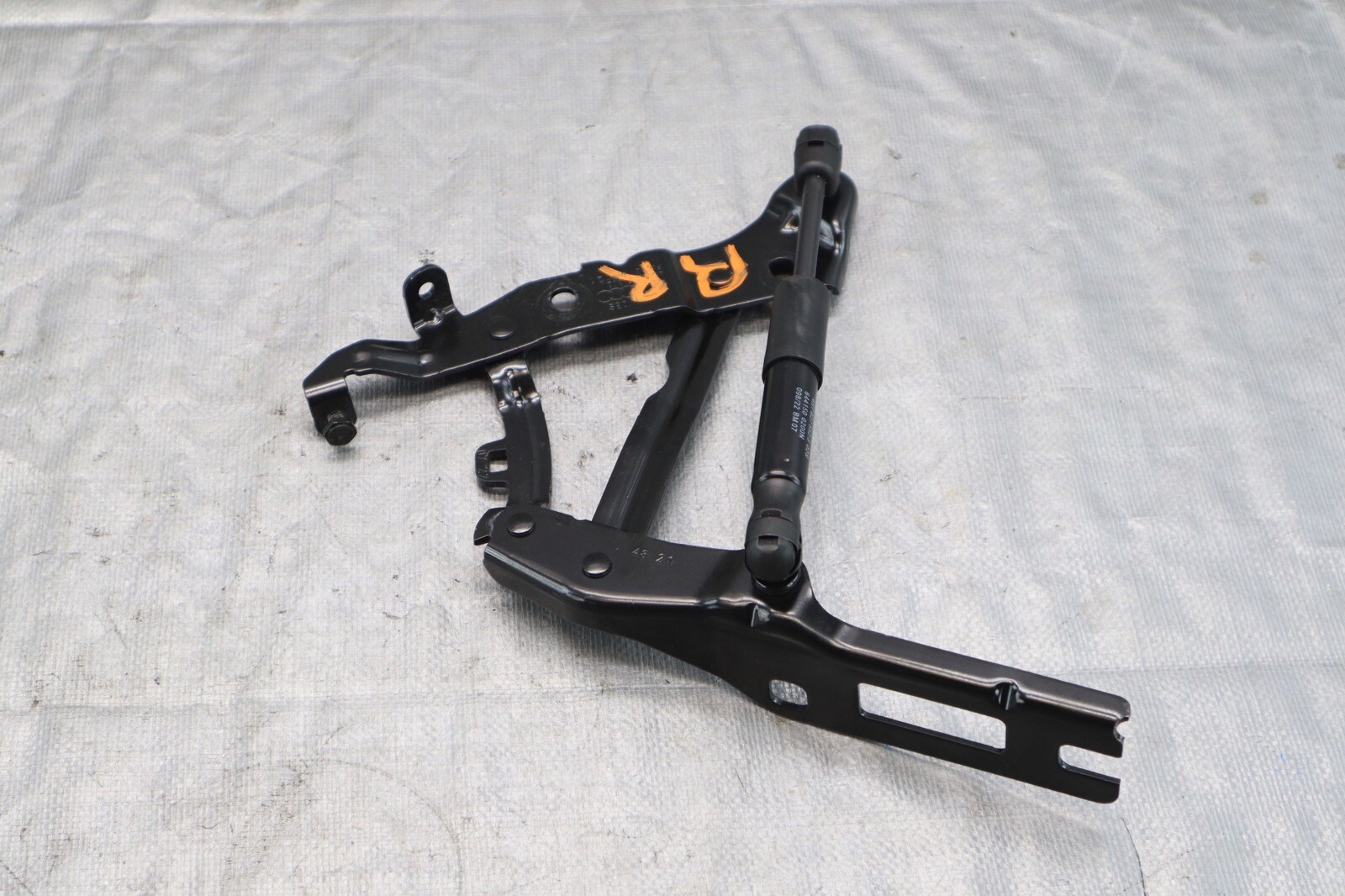 2022 2023 AUDI R8 V10 5.2L AWD OEM REAR RIGHT SIDE BOOTLID HINGE 4S7827302