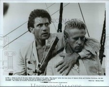 1995 Press Photo Mel Gibson and Philip Davis star in The Bounty - cvp64748