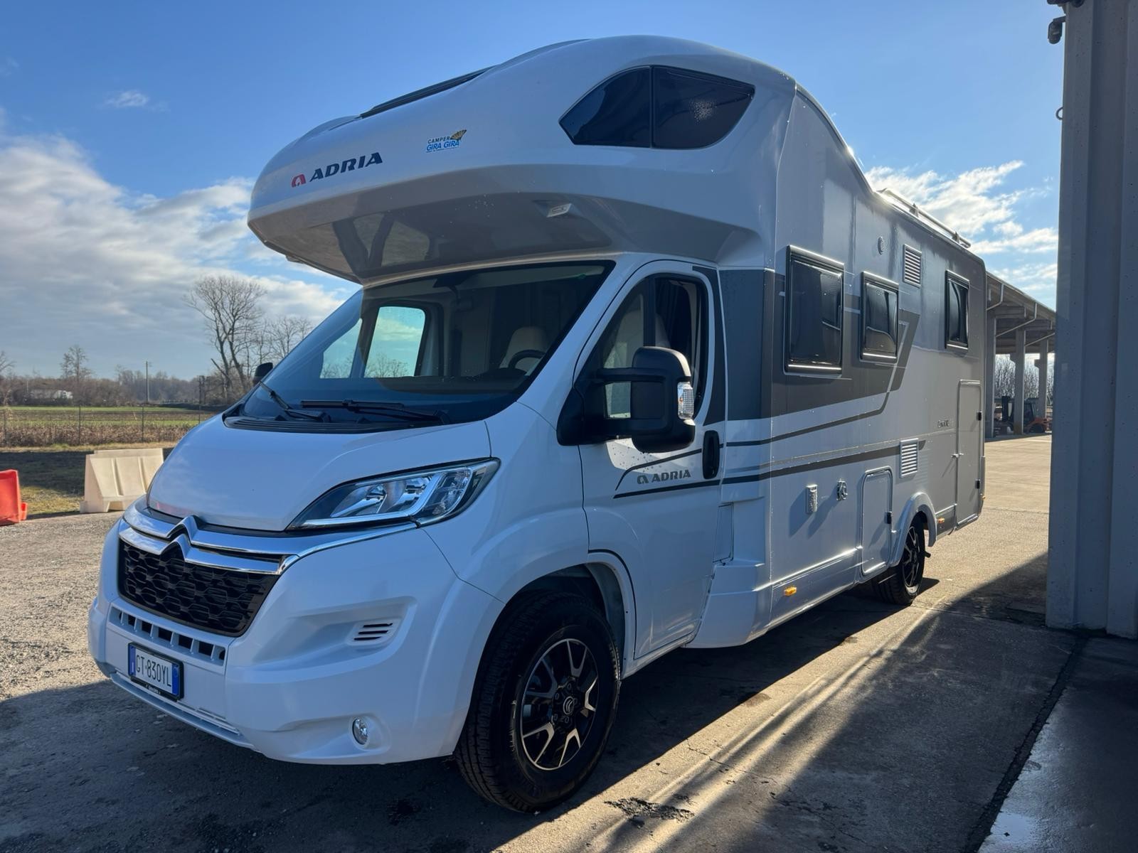 Camper Adria Coral 660XL del 2024 con 8000 km