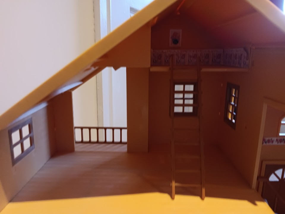 Sylvanian Families Vintage Primrose Lodge House Boxed Great Condition
